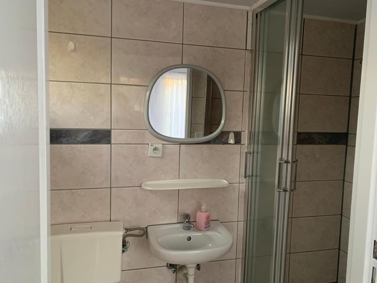 Dom Wczasowy Portowa Przystan 150M Od Plazy Mrzeżyno Exteriör bild