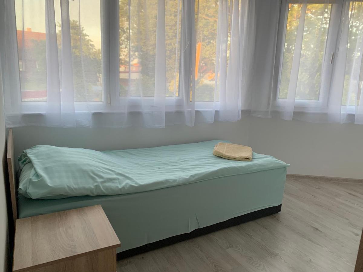 Dom Wczasowy Portowa Przystan 150M Od Plazy Mrzeżyno Exteriör bild
